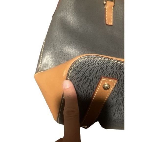 Dooney shoulder bag - Picture 4 of 16